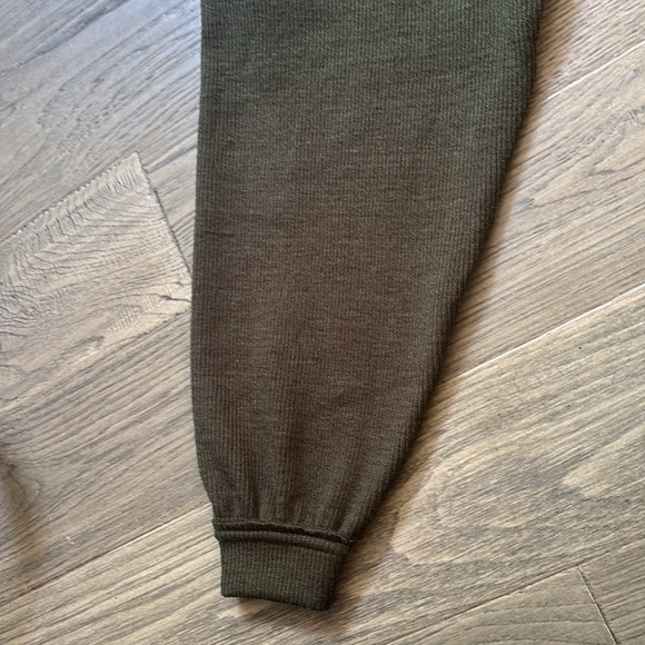 She + Sky | Dark Green Ribbed Oversized Sweater Size Medium - Picture 7 of 10